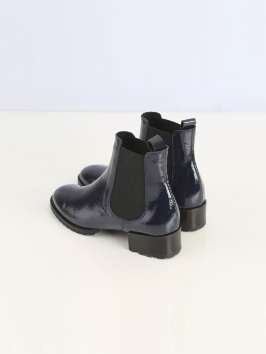 soft acrylic sole chelsea boots