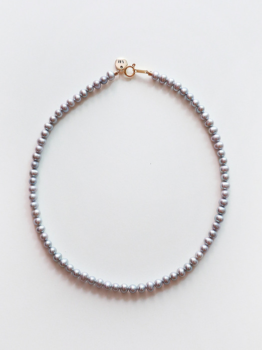 Gray pearl Necklace