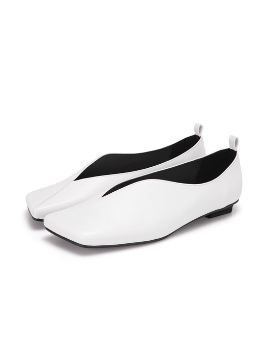 Streamlined Squared Toe Flats | Off white