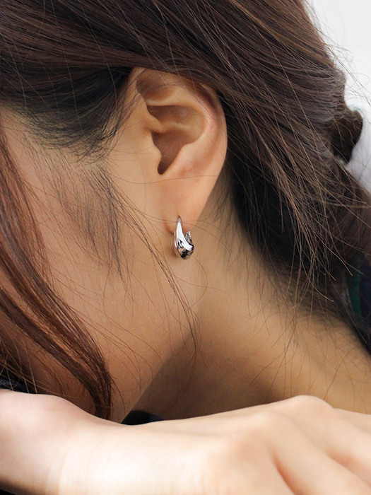 Griffe earring