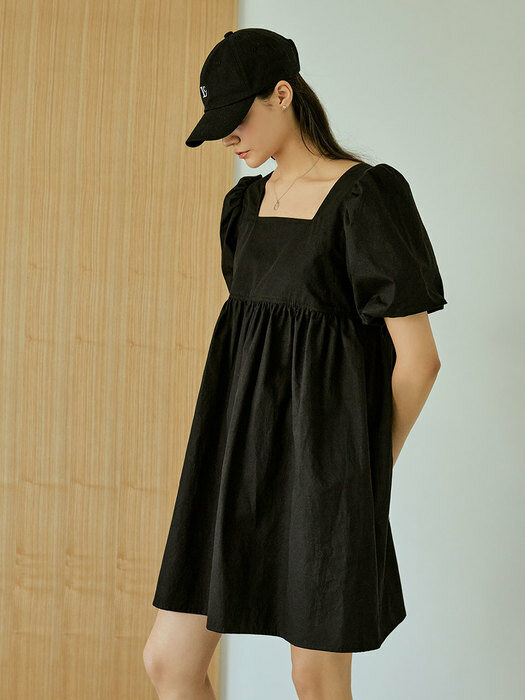 Square puff mini dress (black)