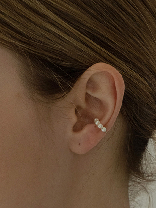 Four pearl earcuff