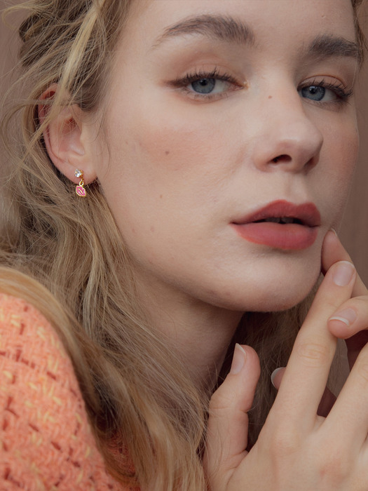 My pretty pink lip earring
