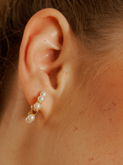 love deep pearl earring