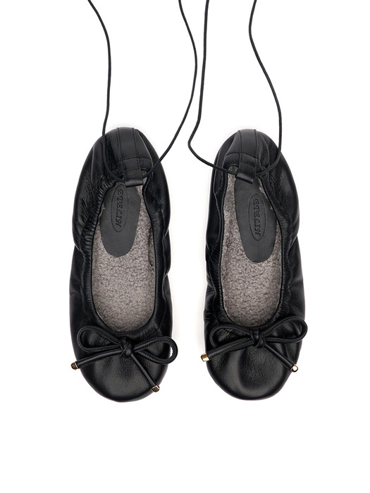 Bonnet Ribbon Fur Flat Shoes Black