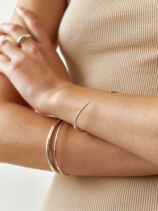 CRESCENT CUFF