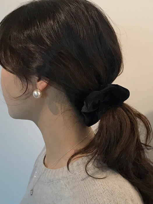 oar Vintage Velvet Volume Scrunchie[Black] 빈티지 벨벳 볼륨 스크런치