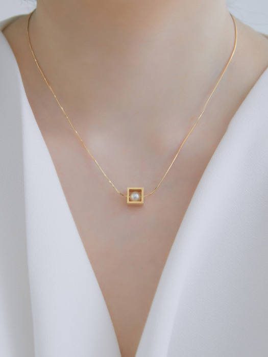 Open Cube Pearl Necklace