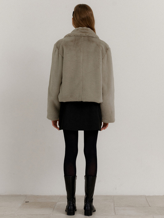 1.49 Faux fur jacket (Greenery)