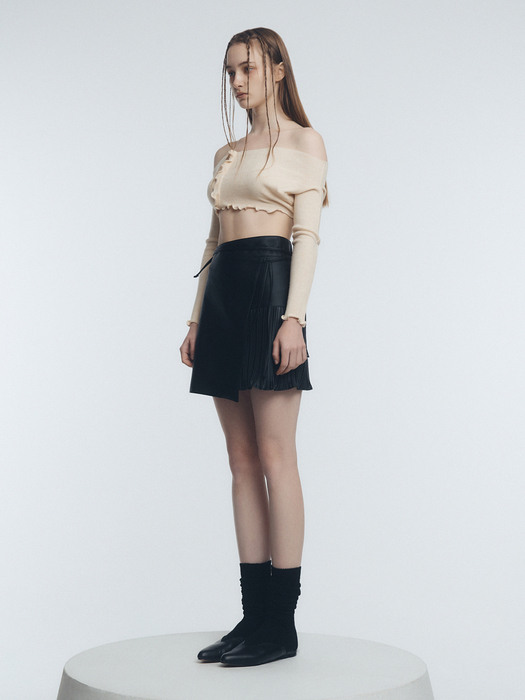 Side Pleats Strap Mini Skirt, Black