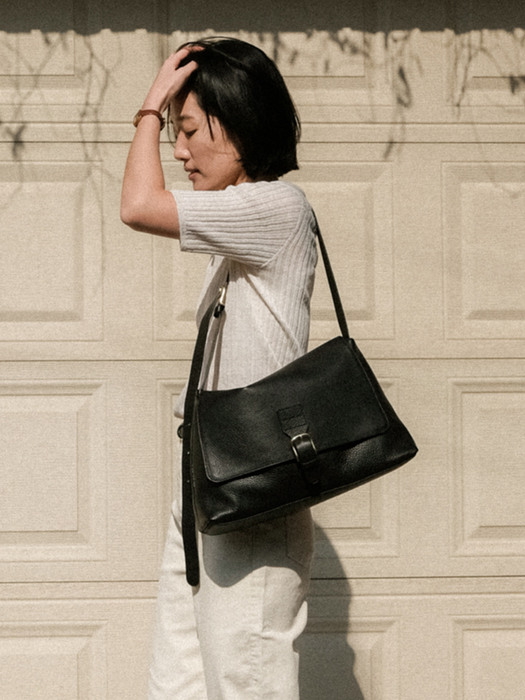 투에투아]Large Mamas Bag (Leather) Black