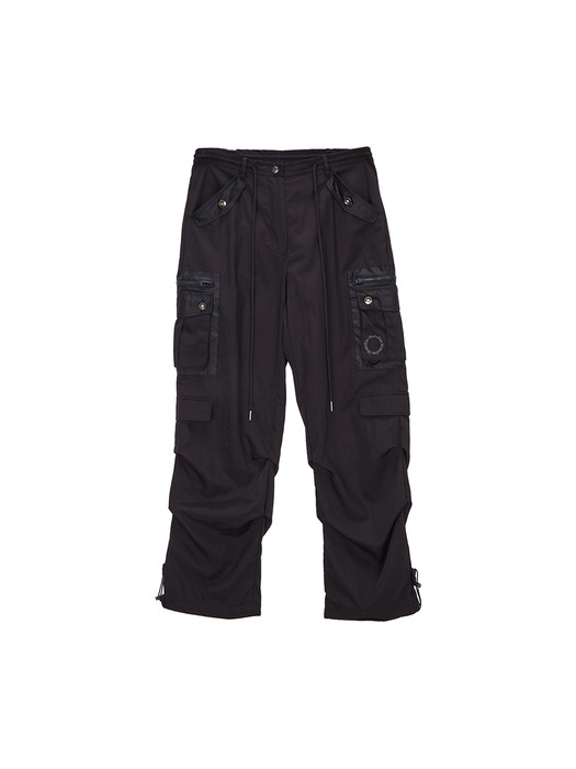 SHIRRING CARGO PANTS IN CHARCOAL