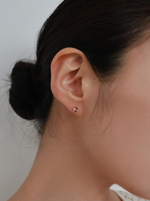 14K gold clover earring & piercing