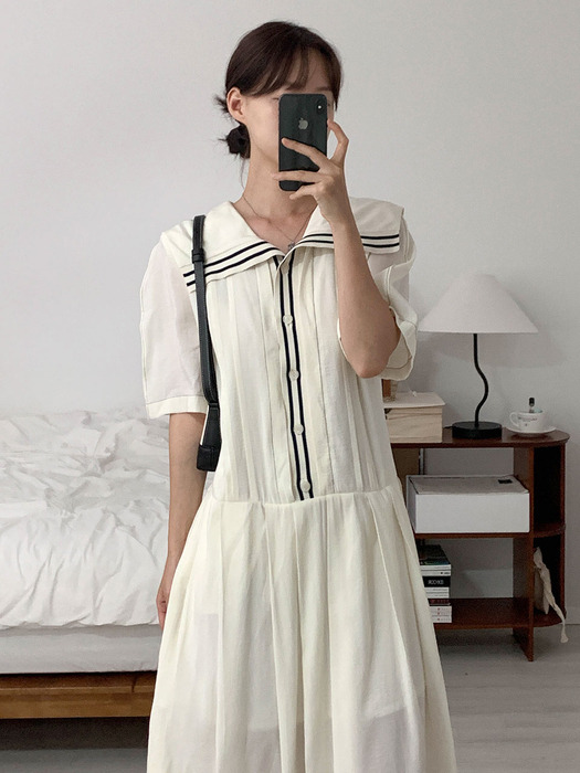 마린 스트라이프 플리츠 드레스 크림 (AEDR3E009CR)