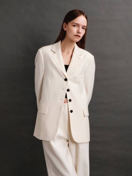 STRAIGHT FOUR-BUTTON JK (IVORY)