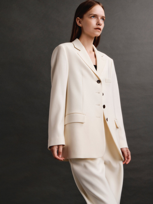 STRAIGHT FOUR-BUTTON JK (IVORY)