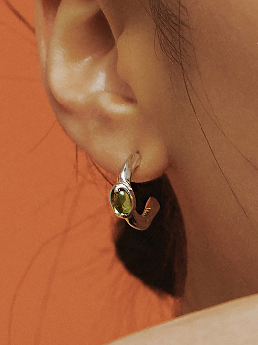 Peridot Round earrings