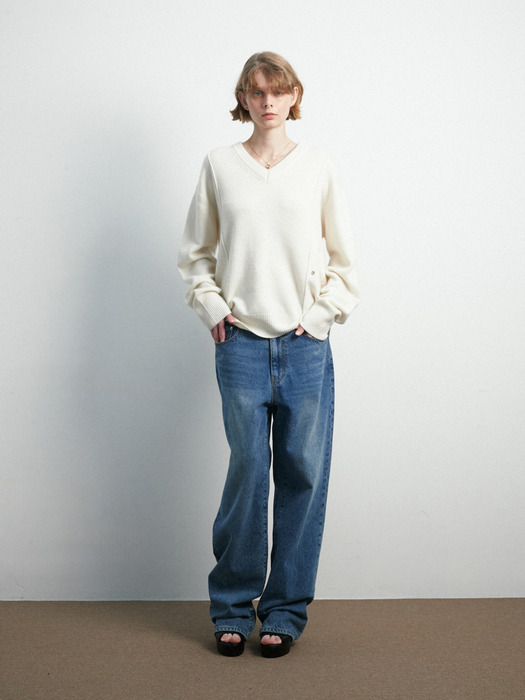 UNISEX, Rewe Pin tuck V Neck Sweater / Ivory