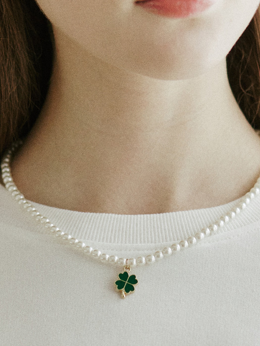 Clover Pearl Necklace - Gold