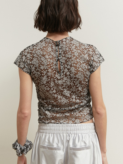 FLOWER MESH SHIRRING TOP [GREY]