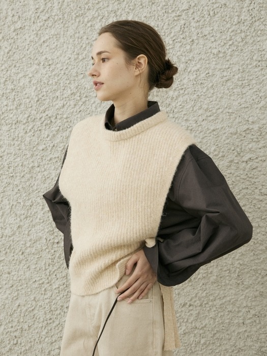 MADELEINE KNIT VEST_BEIGE