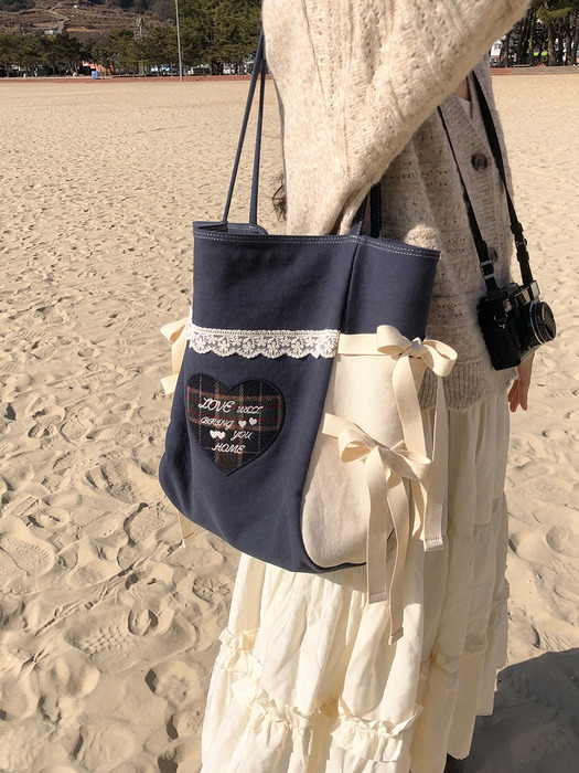 A letter bag_navy