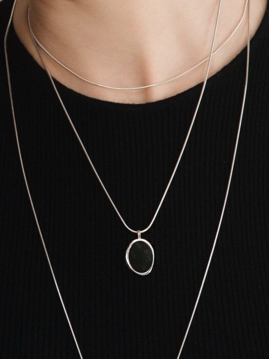 black serpentine pebble necklace