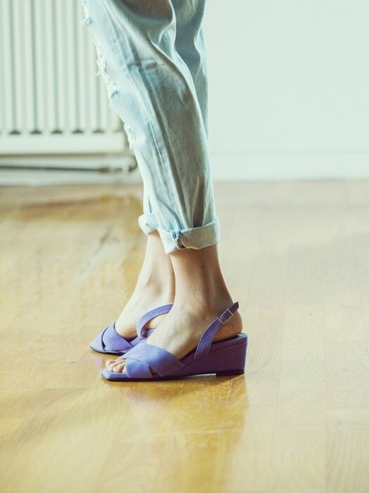 light purple x-strap wedge heel comfortable sandle 