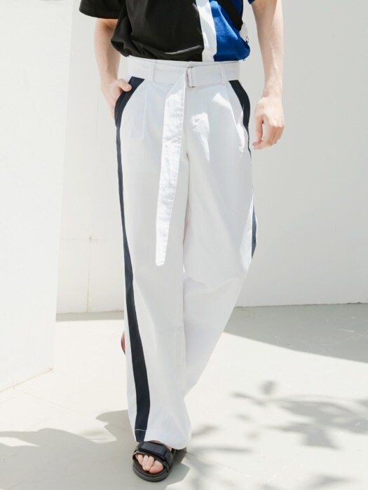 WHITE AND NAVY WIDE TROUSERS