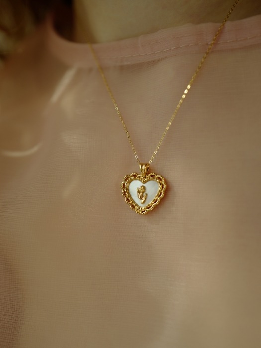 tulip stone heart necklace