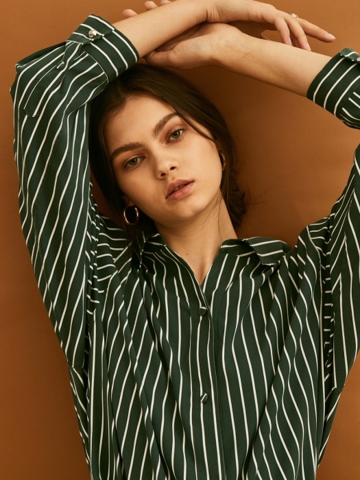 ouie115 Overfit bold stripe shirts (green)