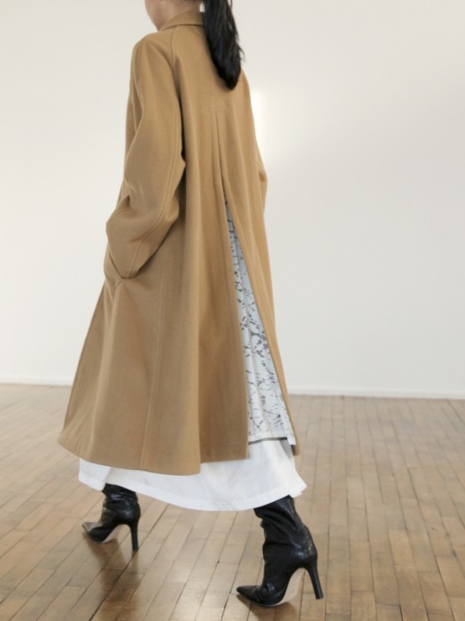 single raglan long camel coat with back pleats