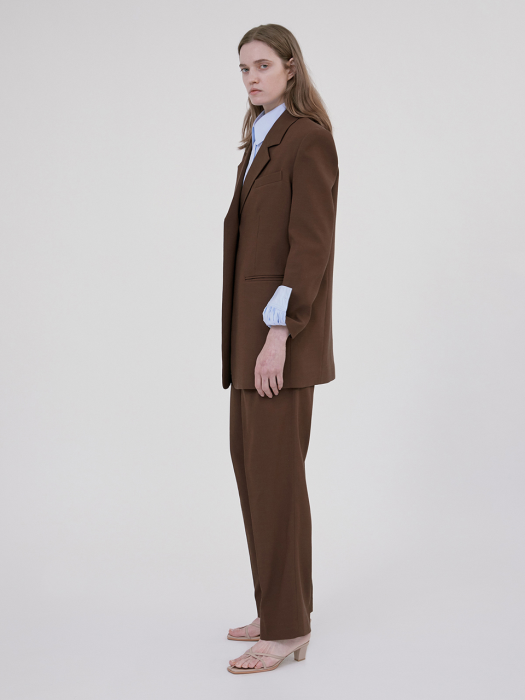 PLEATED TROUSERS (BROWN)