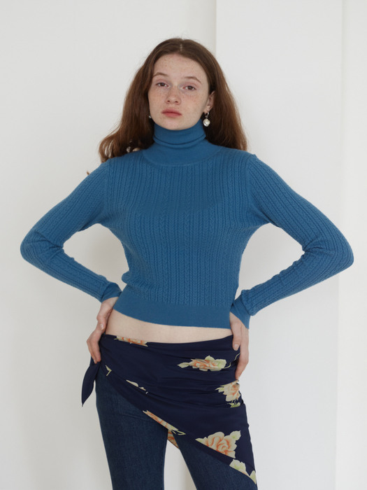 [BC20AWKN04] SLIM CABLE TURTLENECK KNIT TOP [BLUE]
