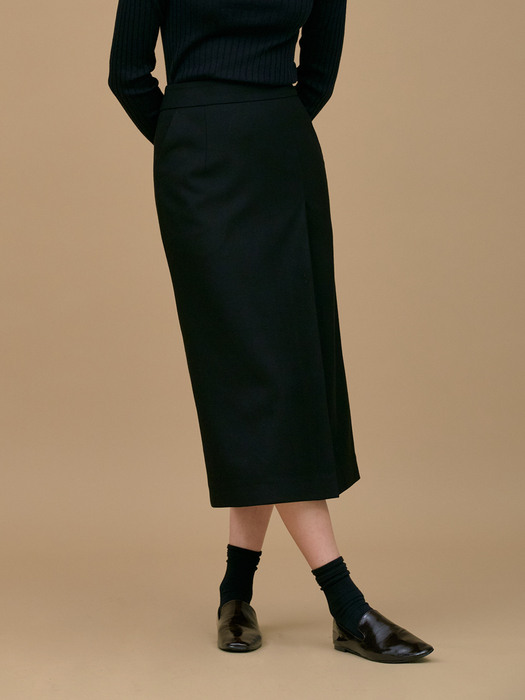 Tuck H line skirt - Black