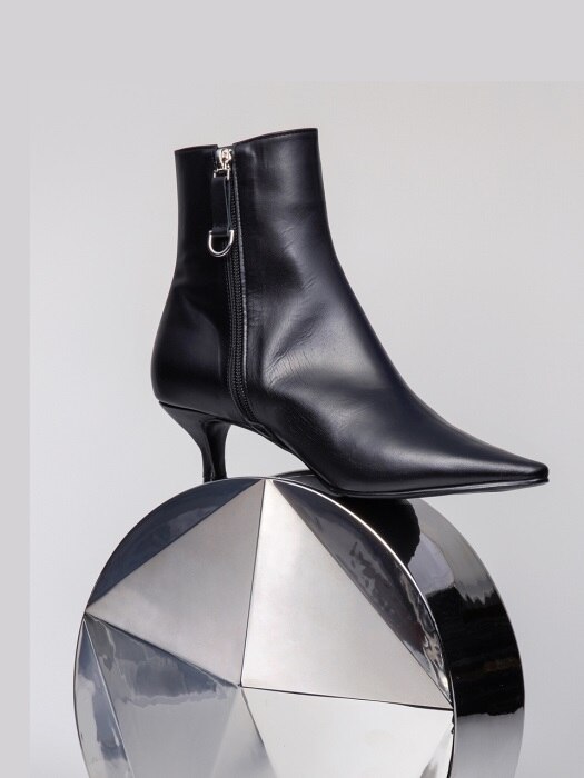 Classic Ankle Boots - MD18FW1020 Black