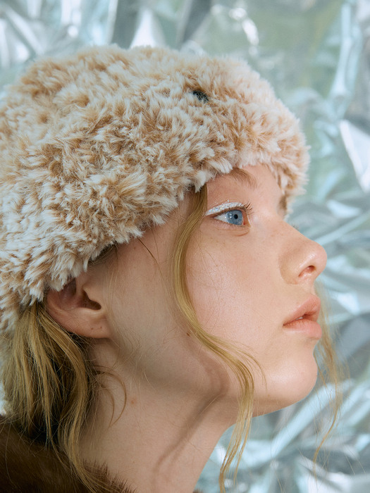 [Let there be light] Fur beanie in Peach