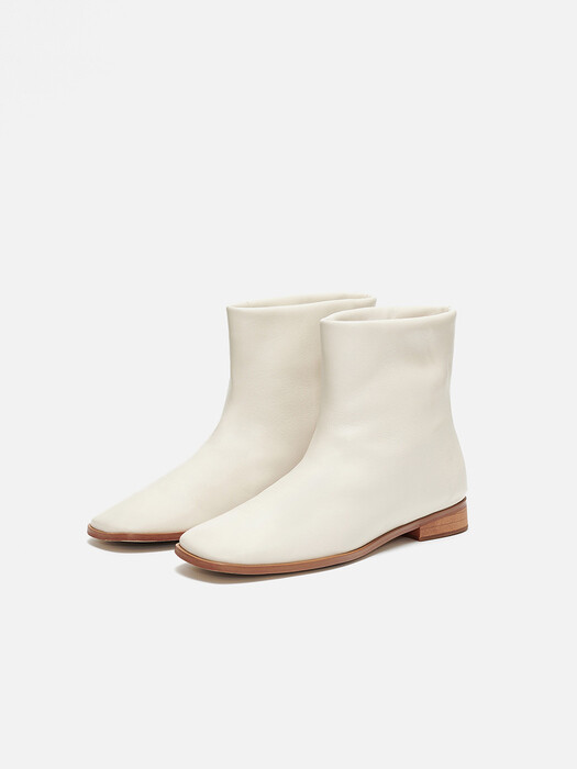 Wide ankle boots Ivory