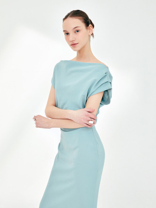 ATHENA Asymmetric sleeve H-line dress (Mint)