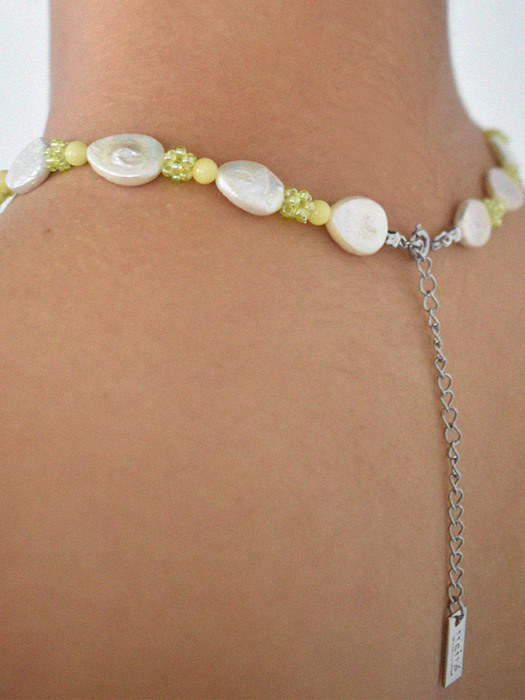 Lemon Olive Pearl Necklace (Olive)