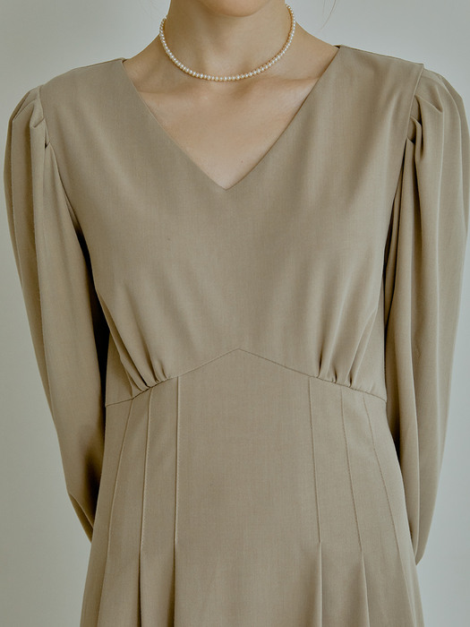 Classic v-neck pleats dress (beige)