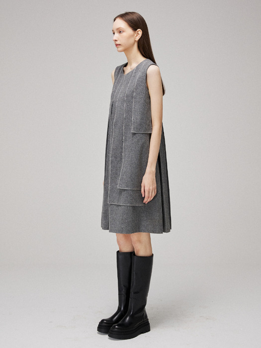 Pleated wool unbalance stitch sleeveless dress