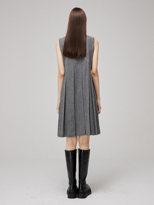 Pleated wool unbalance stitch sleeveless dress