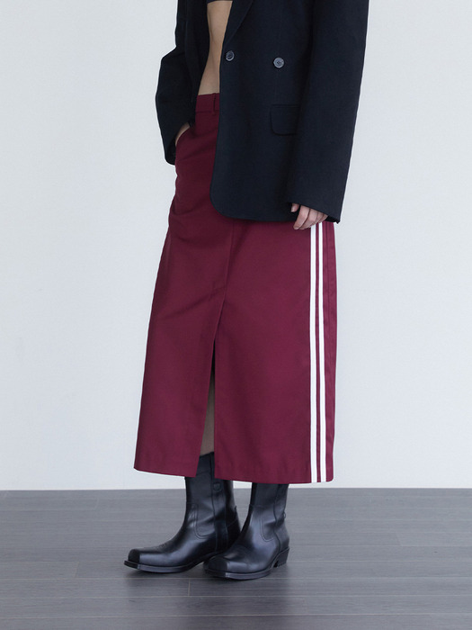 Two-line long skirt - burgundy