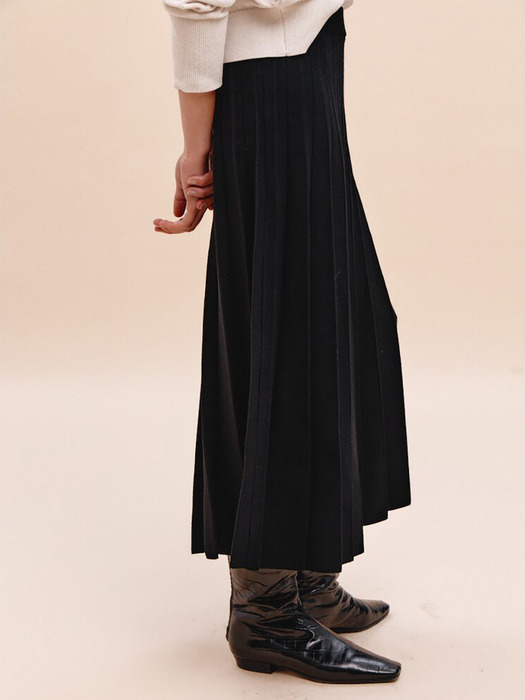 Pleats Knit Skirt  Black (WE425UC225)