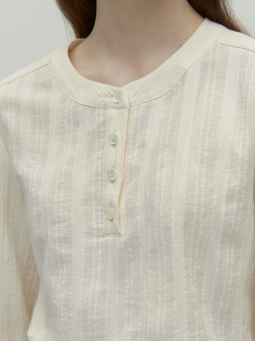 volume sleeve blouse - butter