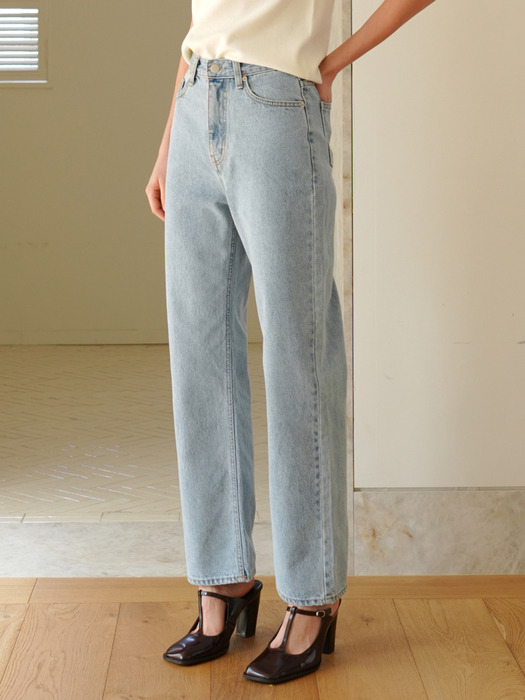 STRAIGHT DENIM PANTS / LIGHT BLUE
