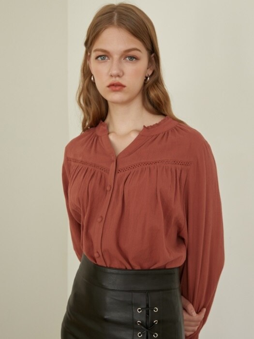 monts767 shirring lace puff blouse