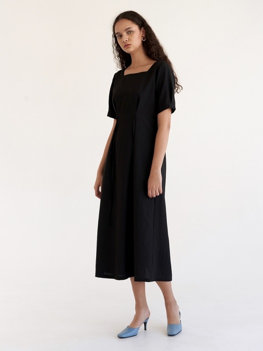 Sqaure Tuck Dress - Black