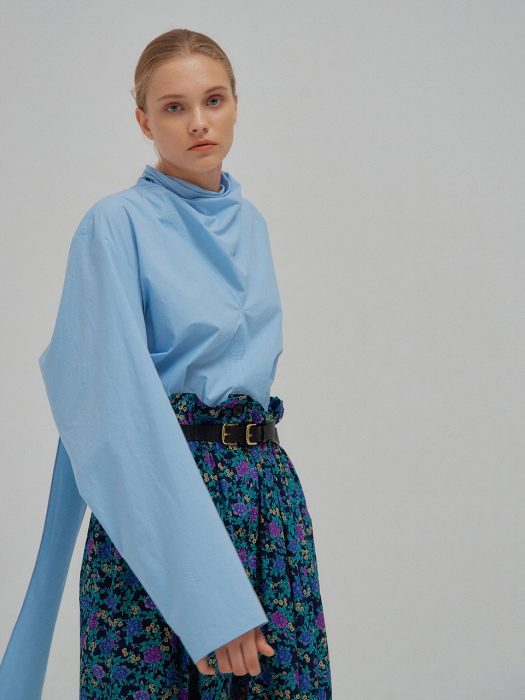 NOVIA V Point Turtleneck Stitched Top Skyblue